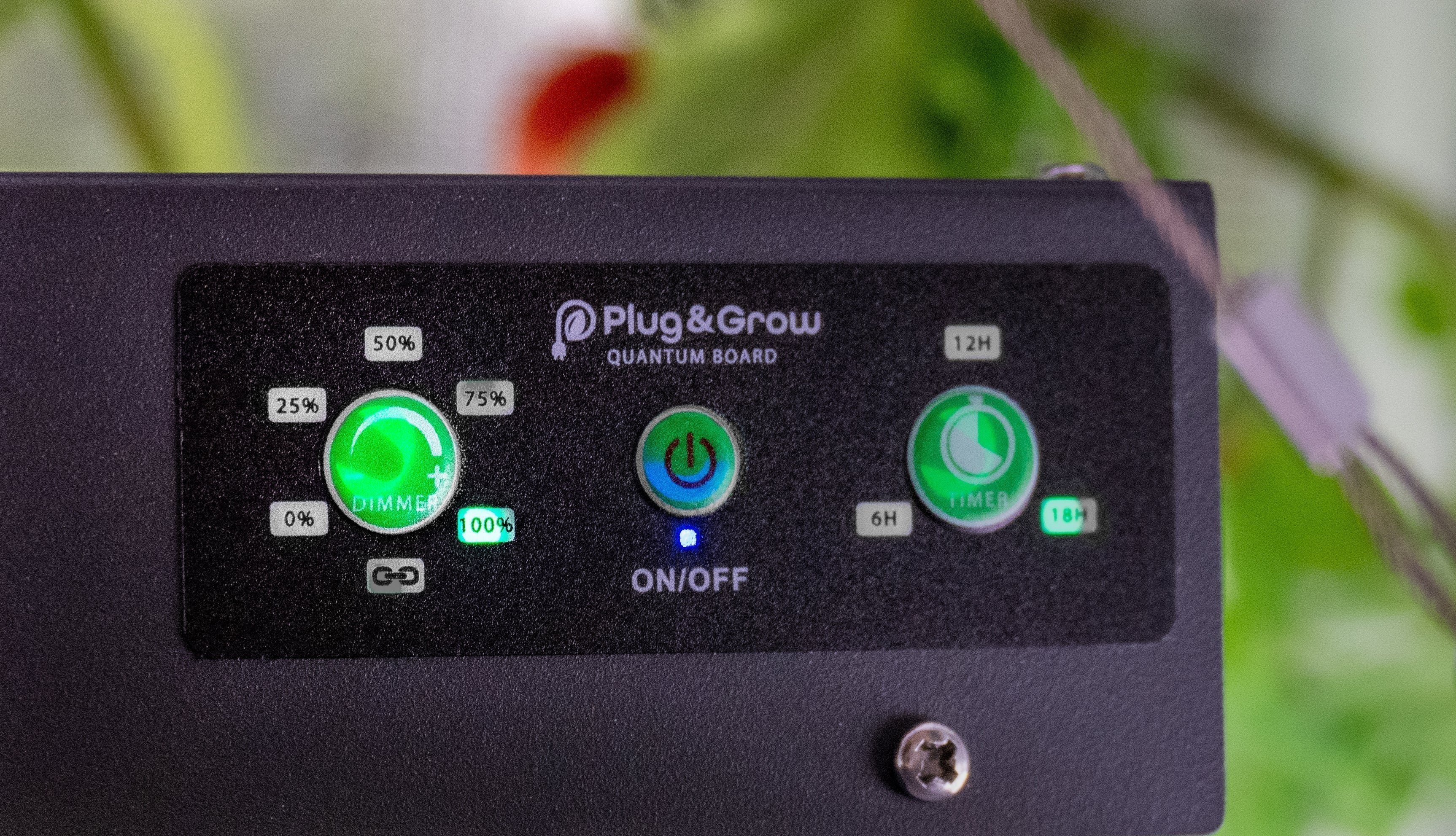 Bedienpanel des integrierten Plug & Grow Dimmer und Timer